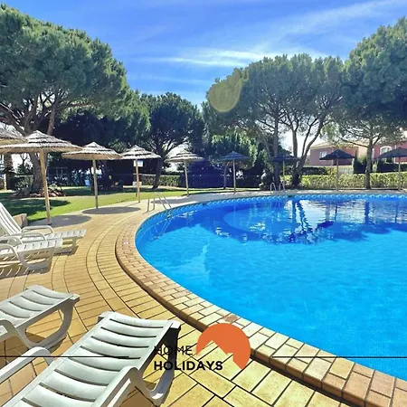 #274 T3 Bicos T By Holidays *